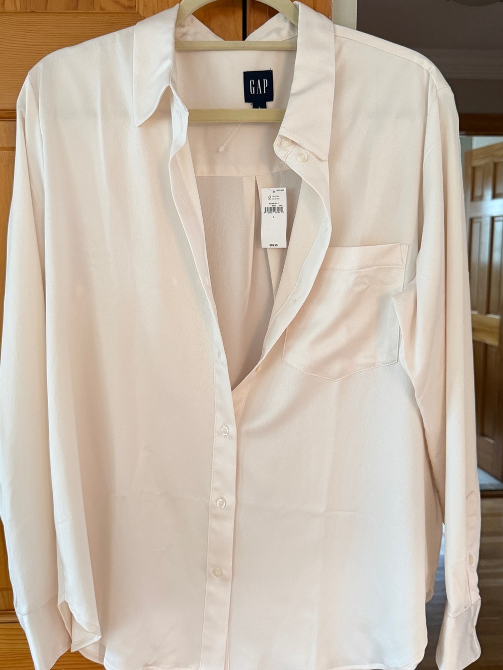 GAP Cream Button-Down Pocket Shirt